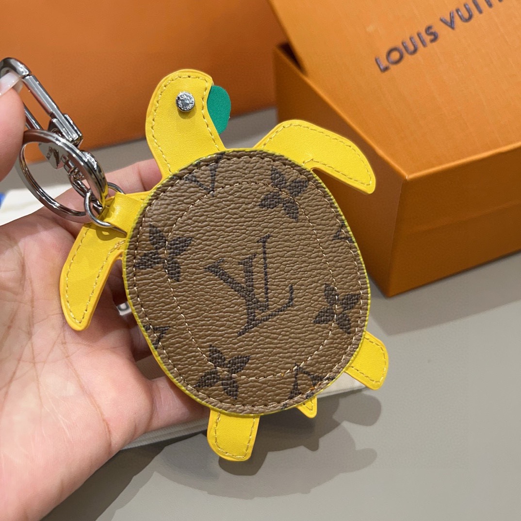 官网新品M01471Louis Vuitton 路易威登海龟🐢乌龟包钥匙扣挂件 LV蓝牙耳机包 Turt