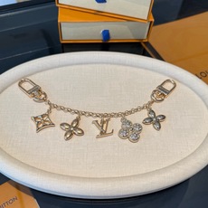 LV钥匙扣 圣诞款包饰 包包挂件包链金色&银色SPring Street Chain 包饰将 Monog LV钥匙扣 圣诞款包饰 包包挂件包链金色&银色SPring Street Chain 包饰将 Monog