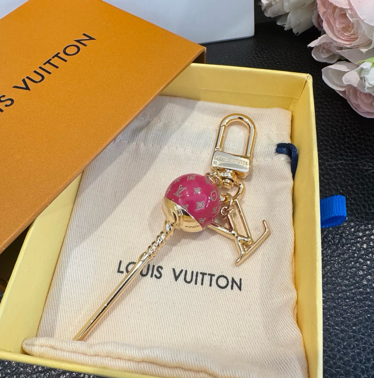 新款 LOUIS VUITTON新款 LV棒棒糖🍭🍬钥匙扣 包包挂件挂饰 钥匙扣☀本款 LV Sweet