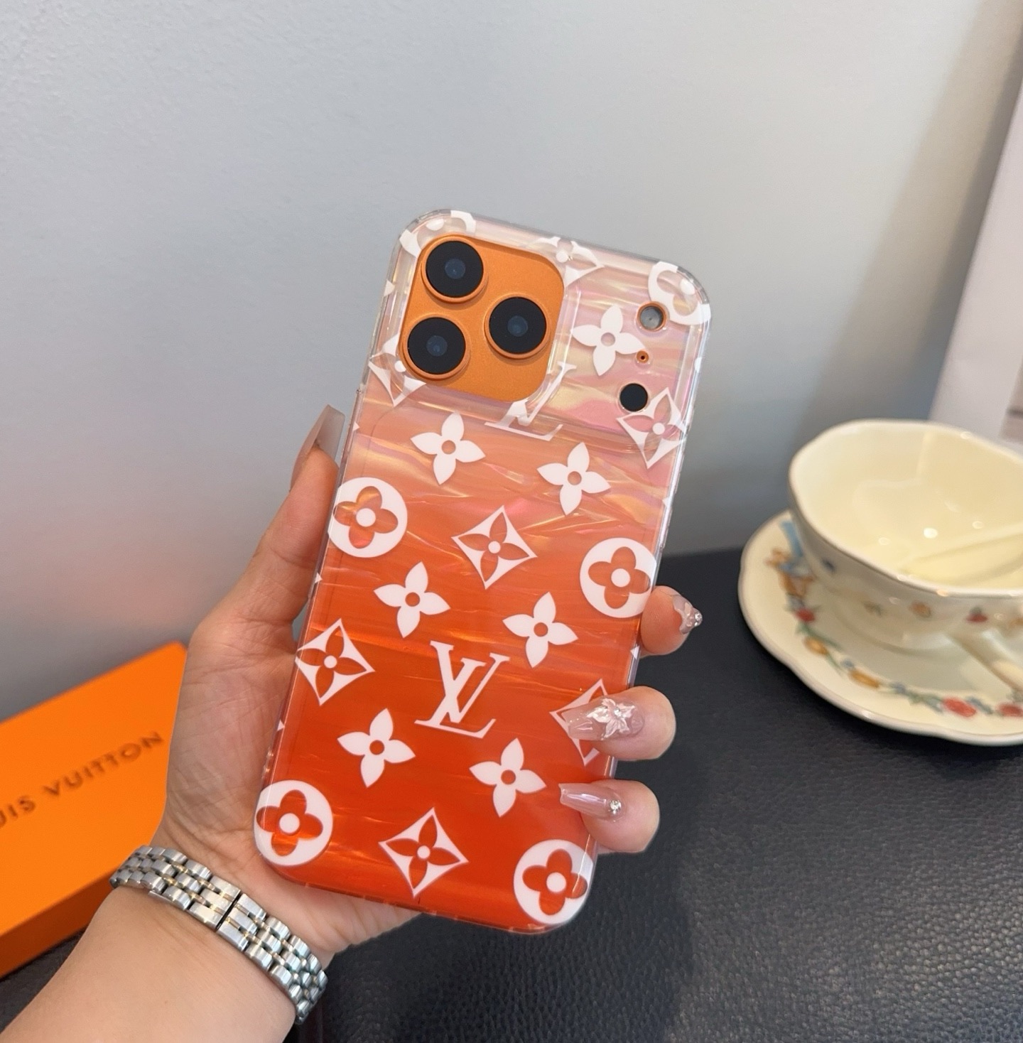 星宇橙系列 lv手机壳型号：为了不出现报错型号，请打开本机查看手机设置显示的型号⚠️⚠️⚠️iPhone