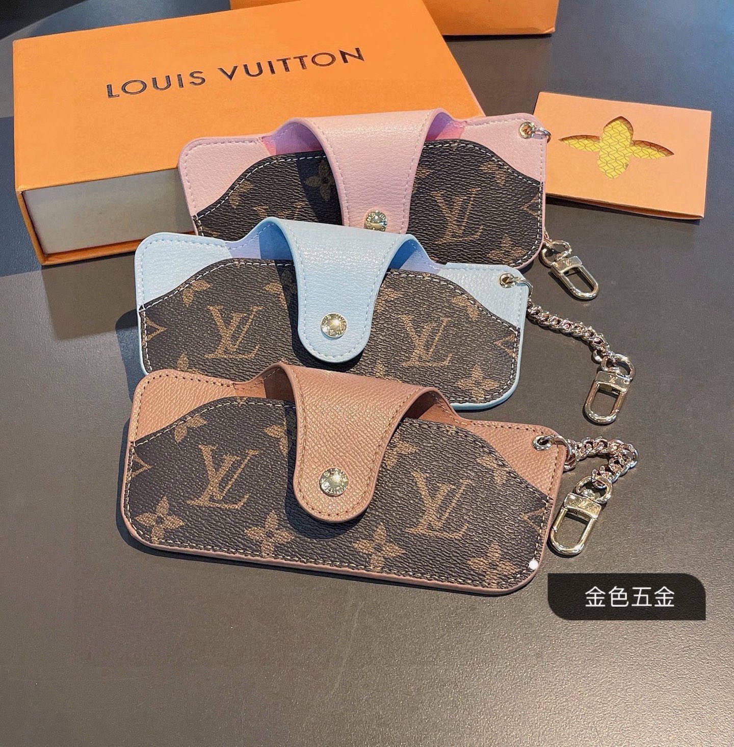 ❤️旅游必备神器驴家眼镜保护套LV墨镜🕶️套#咖色#粉色#绿色经常戴墨镜或眼镜的强烈推荐有了它不用拿着笨