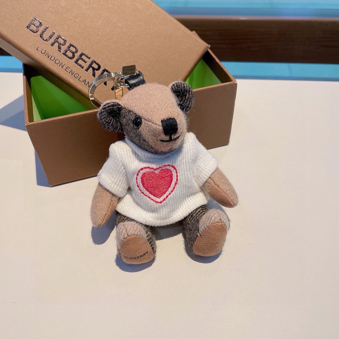 Burberry代工厂小熊🐻挂件，巴宝莉🐻毛衣泰迪熊钥匙扣挂件  温柔到心里🥰 准备已久、精致自留 ！内