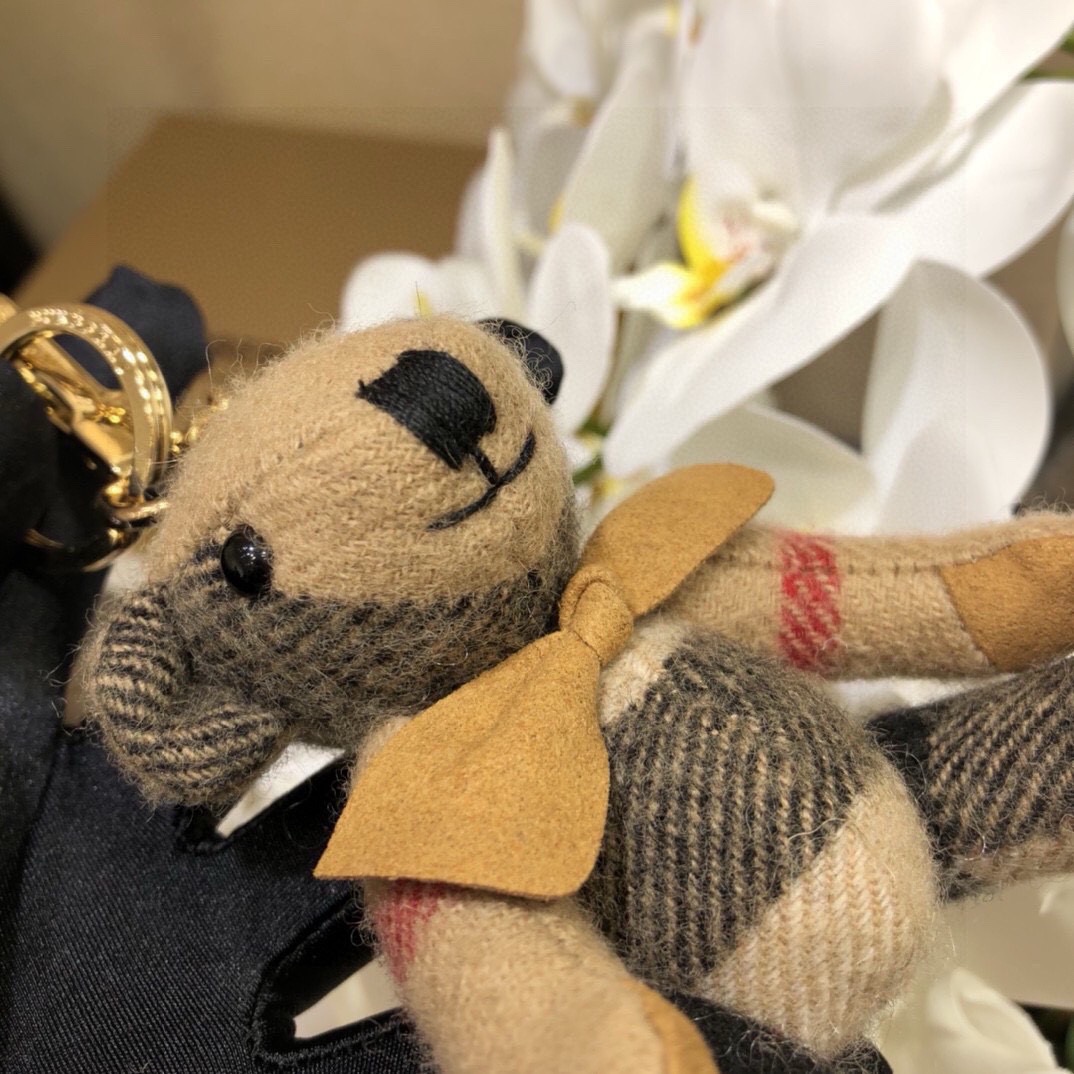 Burberry代工厂小熊🐻挂件 ，熊泰迪熊钥匙扣挂件  温柔到心里🥰 准备已久、精致自留 ！内部填充物