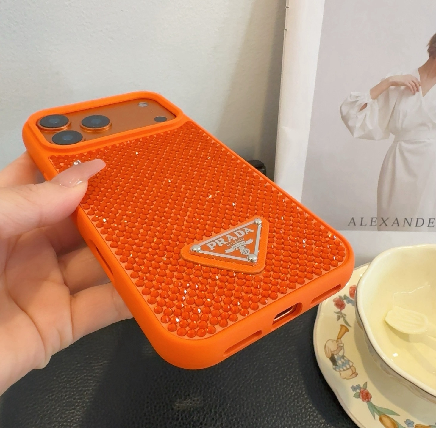Prada 官网同款手机壳 全包壳  普拉达手机壳 纯手工贴钻 bingbing   型号：为了不出现报
