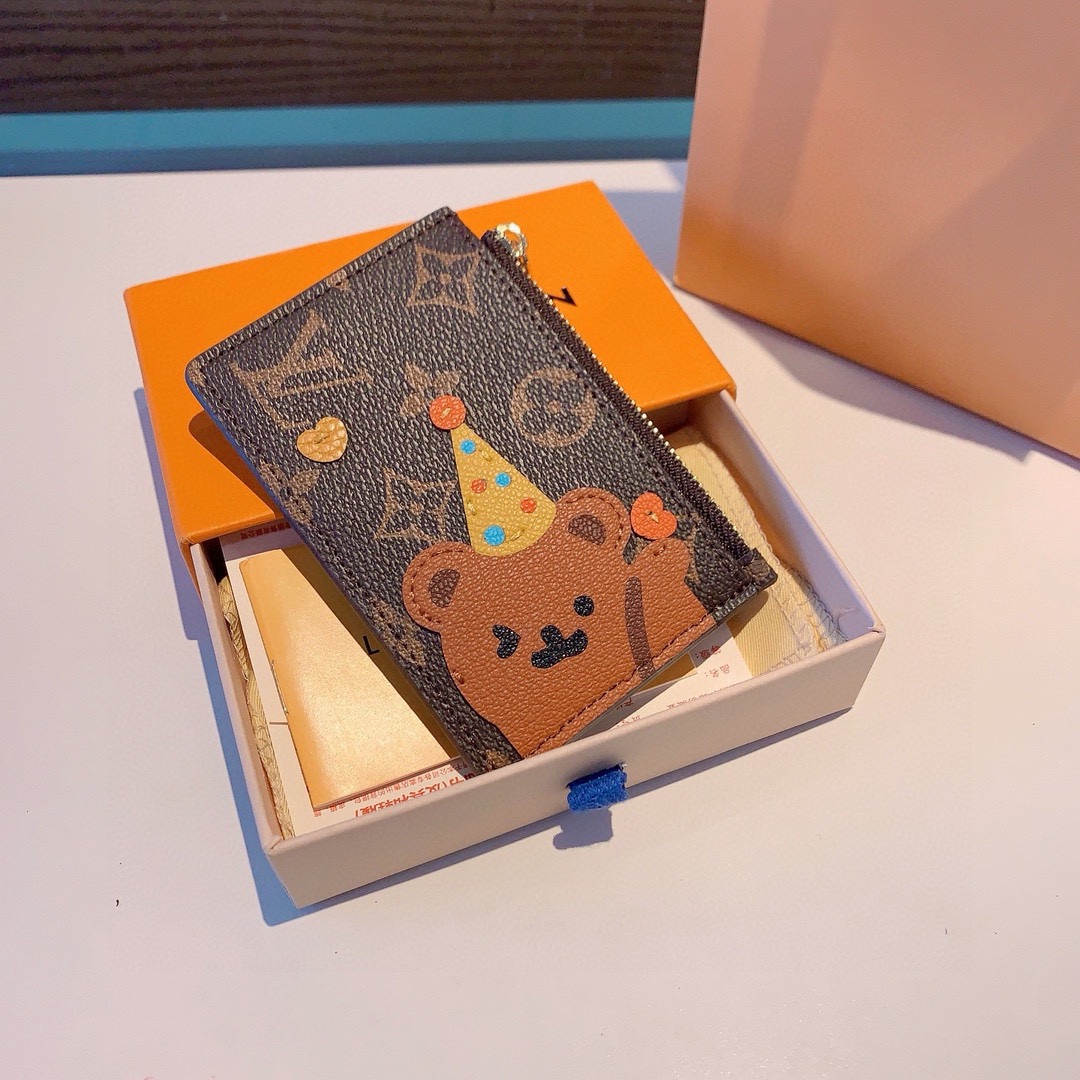 独家新品LV卡通老花卡包，经典老花零钱包，圣诞熊🐻 小柴犬、米妮乔巴唐老鸭卡包零钱包两用，超纤材质 五金