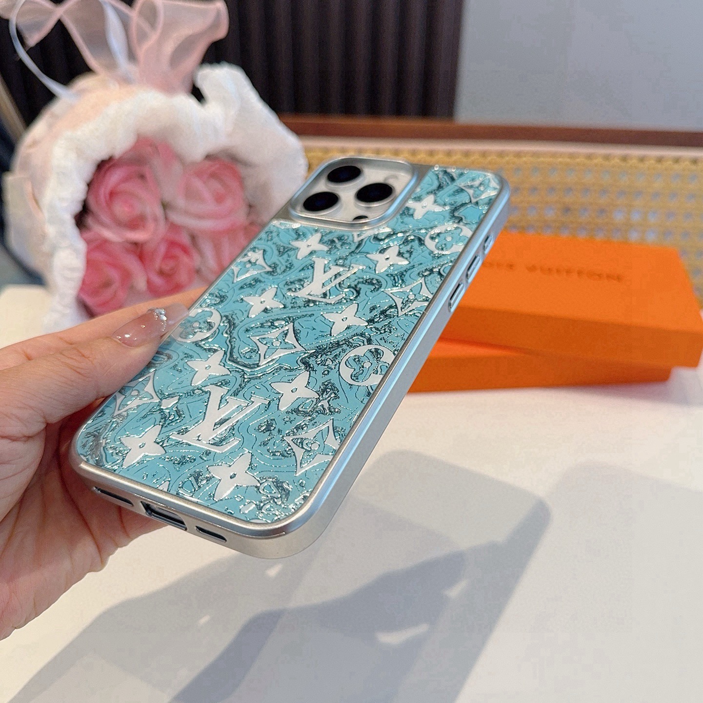 LV新品手机壳 新工艺鎏金工艺玻璃壳[烟花] 电镀玻璃磁吸手机壳型号：为了不出现报错型号，请打开本机查看