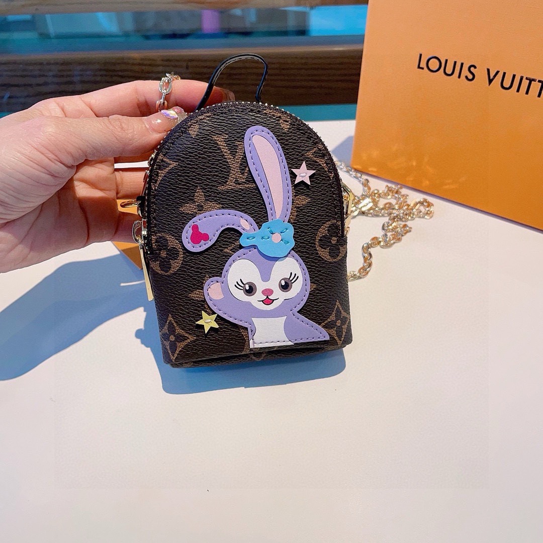 ❗原单货☀ LOUIS VUITTON 新款卡通链条斜挎小包，mini包包 可装银行卡💄蓝牙耳机…钥匙扣