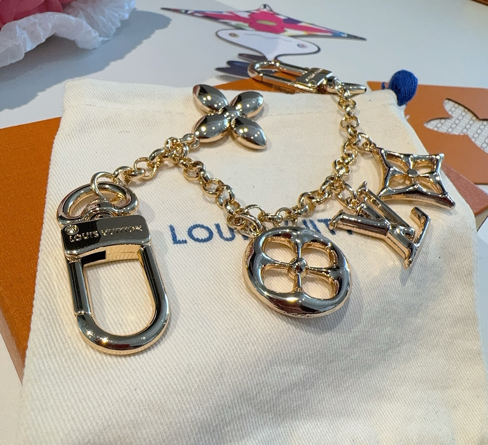 LV钥匙扣 包饰 包包挂件 金色&银色M01188 SPring Street Chain 包饰将 Mo