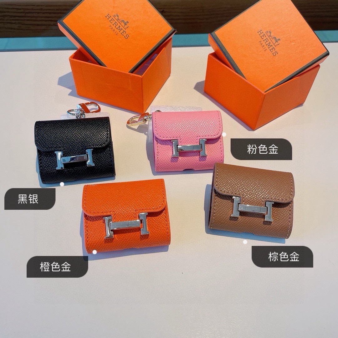 ❤️爱马仕💥官网1:1耳机包 手掌纹皮料 金属Logo 时尚迷你斜挎包包  可以当包饰，耳机包一举两得！
