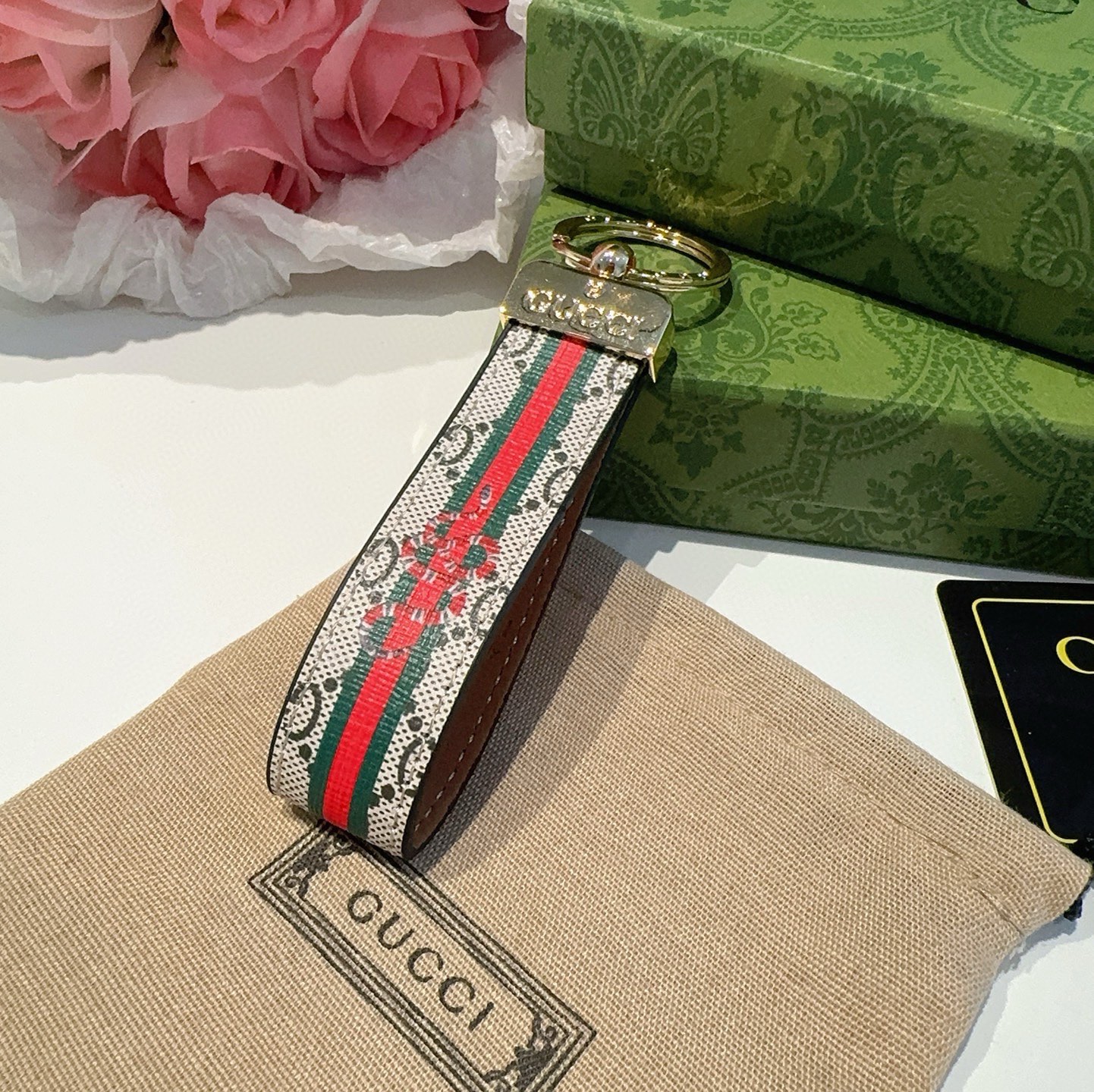 爆款推荐 古驰Gucci钥匙扣 车钥匙挂件包包挂饰 DauPhine Dragonne 钥匙扣彰显金属匠
