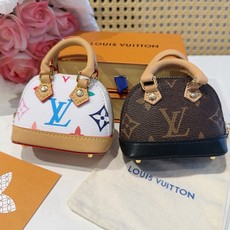 ❗爆款🔥路易威登LOUIS VUITTON 新款 老花&白三彩mini包包贝壳包 LV包包挂饰,钥匙扣,零钱包,耳机包 ❗爆款🔥路易威登LOUIS VUITTON 新款 老花&白三彩mini包包贝壳包 LV包包挂饰,钥匙扣,零钱包,耳机包