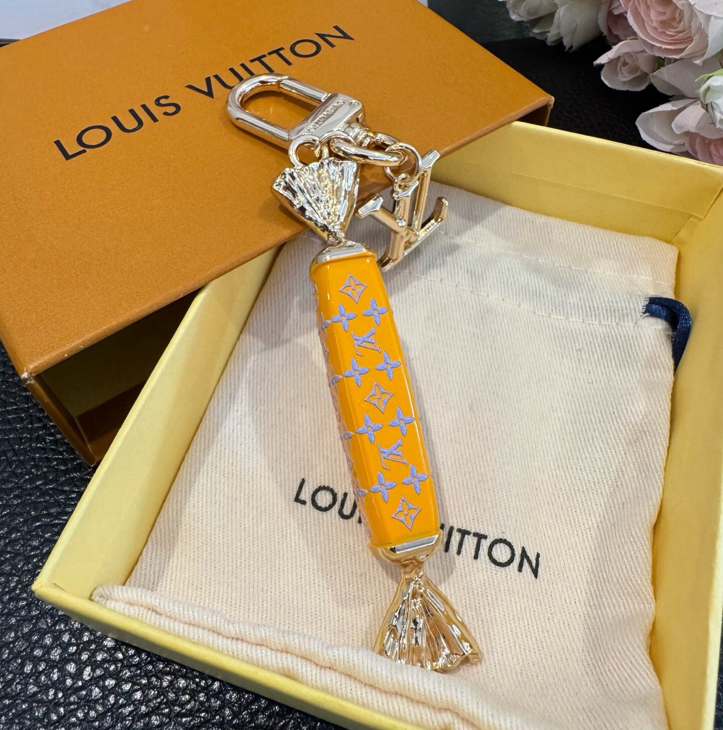 新款 LOUIS VUITTON新款 LV糖果🍬钥匙扣 包包挂件挂饰 钥匙扣 ☀本款 LV Sweets 包饰汲取童年欢 新款 LOUIS VUITTON新款 LV糖果🍬钥匙扣 包包挂件挂饰 钥匙扣 ☀本款 LV Sweets 包饰汲取童年欢
