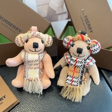 🔥Burberry代工厂小熊🐻挂件,巴宝莉🐻围巾🧣泰迪熊钥匙扣包饰挂件 温柔到心里🥰 准备已久、精致自留 ! 内部填 🔥Burberry代工厂小熊🐻挂件,巴宝莉🐻围巾🧣泰迪熊钥匙扣包饰挂件 温柔到心里🥰 准备已久、精致自留 ! 内部填