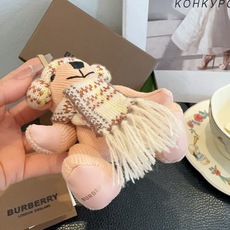 🔥Burberry代工厂小熊🐻挂件,巴宝莉🐻围巾🧣泰迪熊钥匙扣包饰挂件 温柔到心里🥰 准备已久、精致自留 ! 内部填 🔥Burberry代工厂小熊🐻挂件,巴宝莉🐻围巾🧣泰迪熊钥匙扣包饰挂件 温柔到心里🥰 准备已久、精致自留 ! 内部填