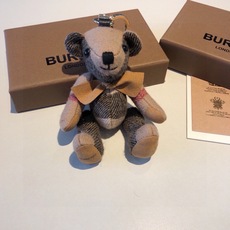 Burberry代工厂小熊🐻挂件 ,熊泰迪熊钥匙扣挂件 温柔到心里🥰 准备已久、精致自留 ! 内部填充物与专柜一致, Burberry代工厂小熊🐻挂件 ,熊泰迪熊钥匙扣挂件 温柔到心里🥰 准备已久、精致自留 ! 内部填充物与专柜一致,
