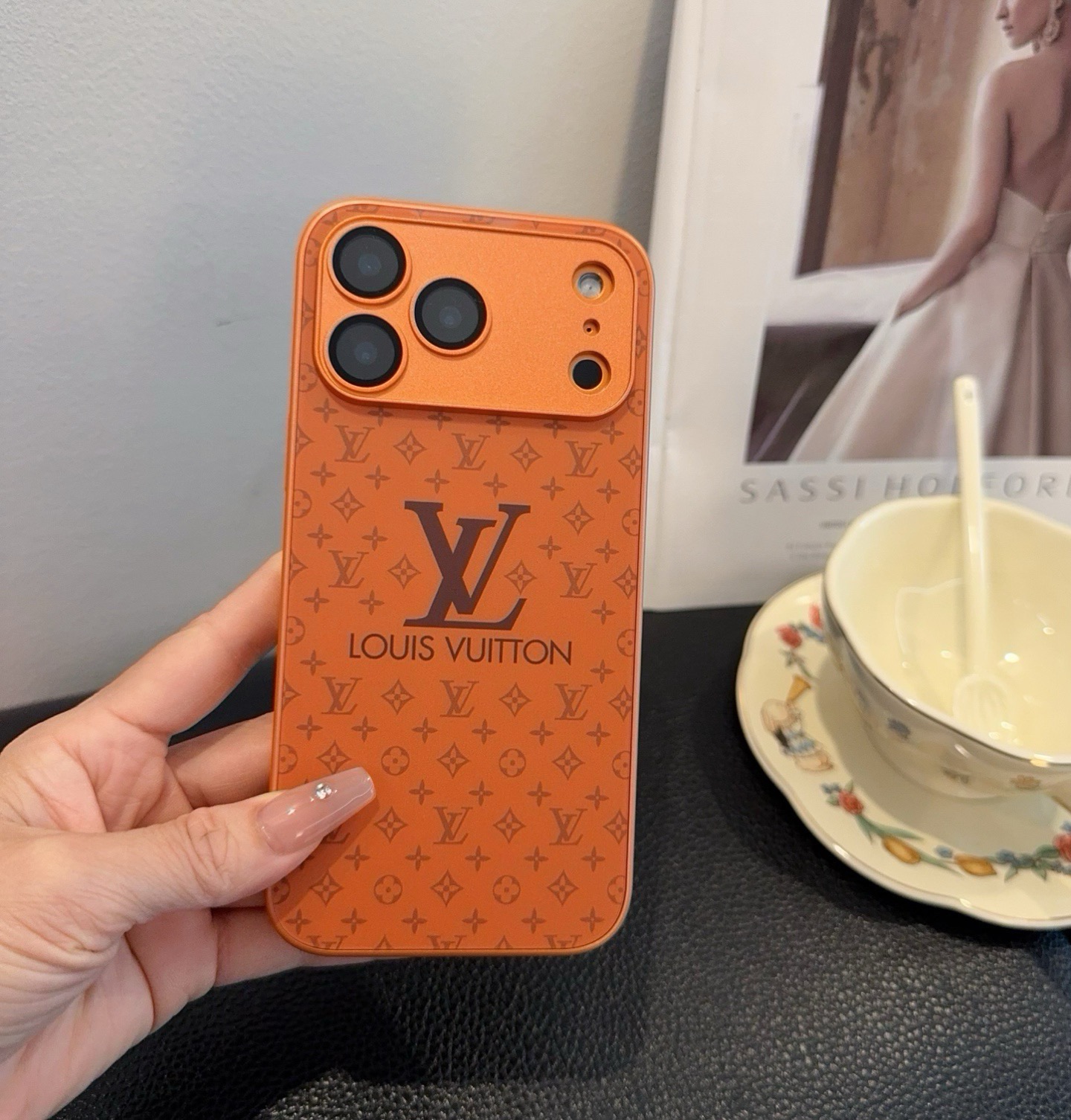星宇橙系列 LV手机壳 型号:为了不出现报错型号,请打开本机查看手机设置显示的型号⚠️⚠️⚠️ iPhone17系列更 星宇橙系列 LV手机壳 型号:为了不出现报错型号,请打开本机查看手机设置显示的型号⚠️⚠️⚠️ iPhone17系列更