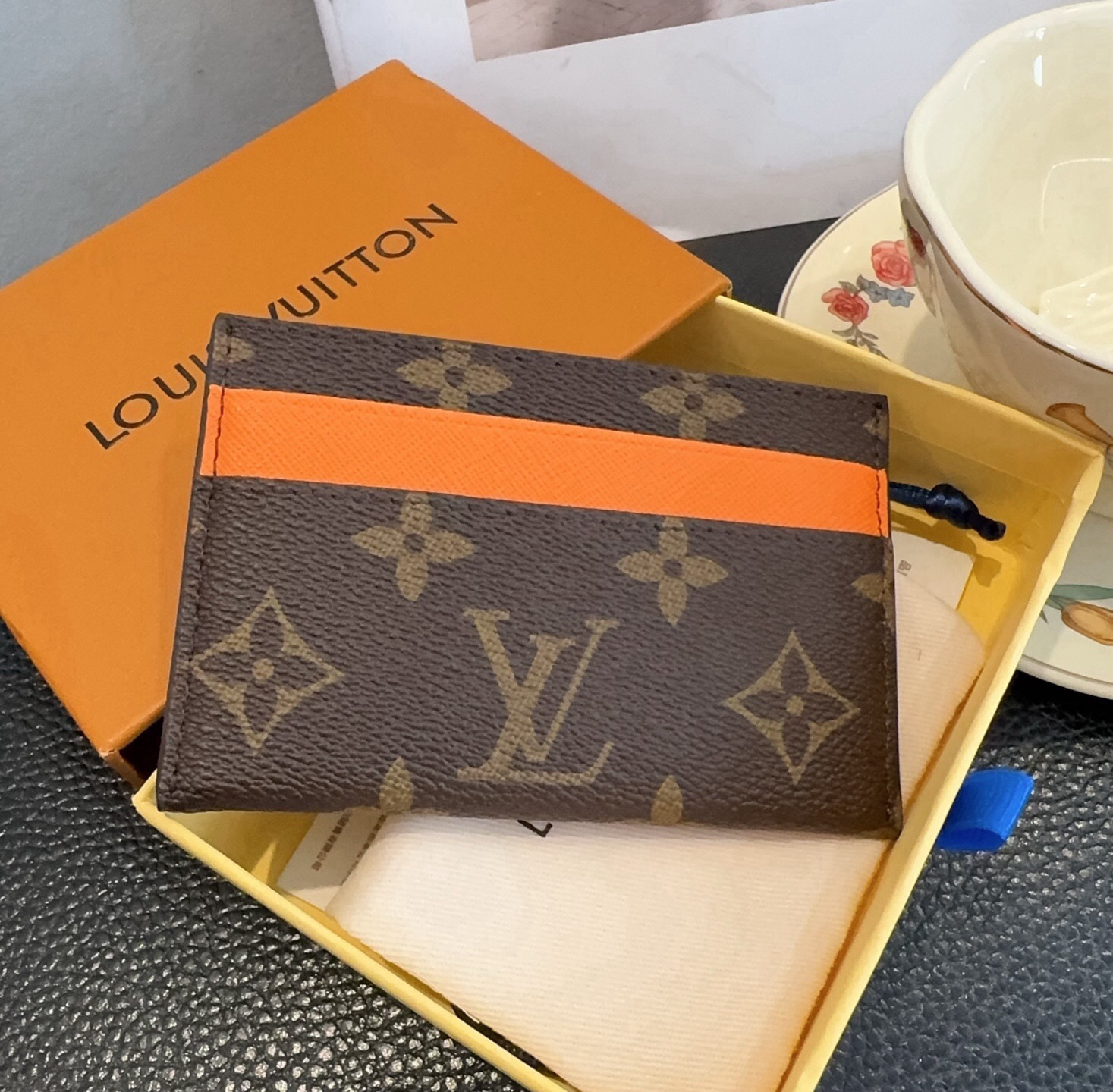 LV卡包零钱包 多个卡位 官网同步  尺寸：10.5x8