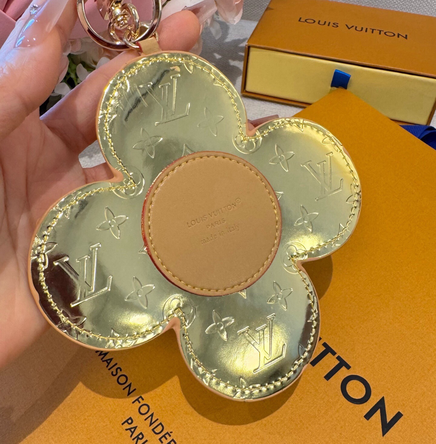 LV钥匙扣Vivienne挂饰 大号 太阳花 包包挂件