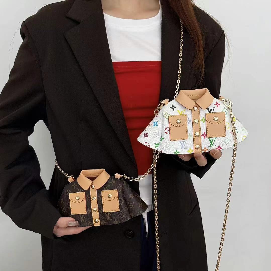 🔥LV挂件 衣服斜挎mini包包 19×7×11㎝ 可装口红，耳机，车钥匙等