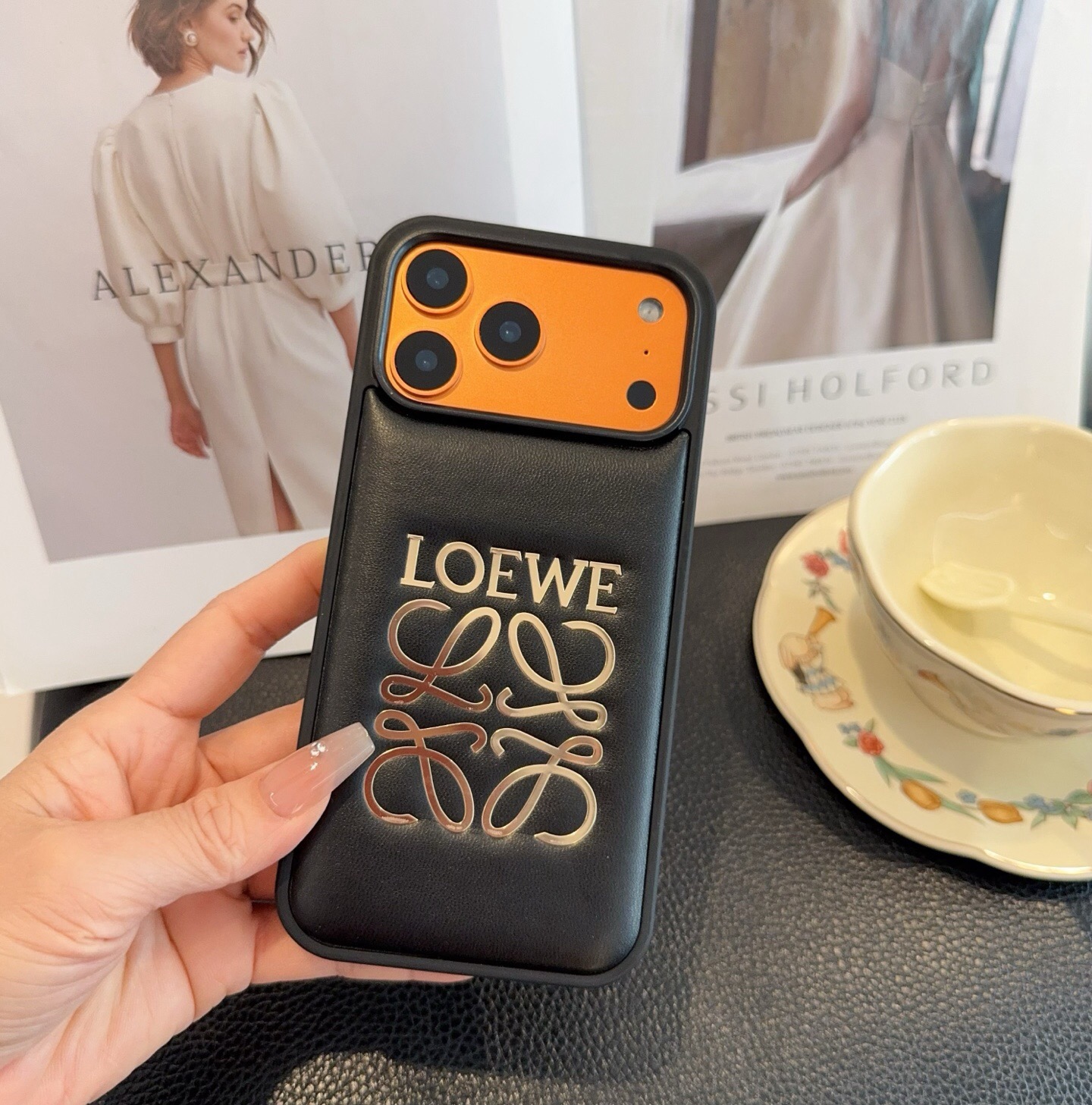 Loewe glasses New arrival Loewe. Loewe mobile phone case, gold stamping full cover — photo 6