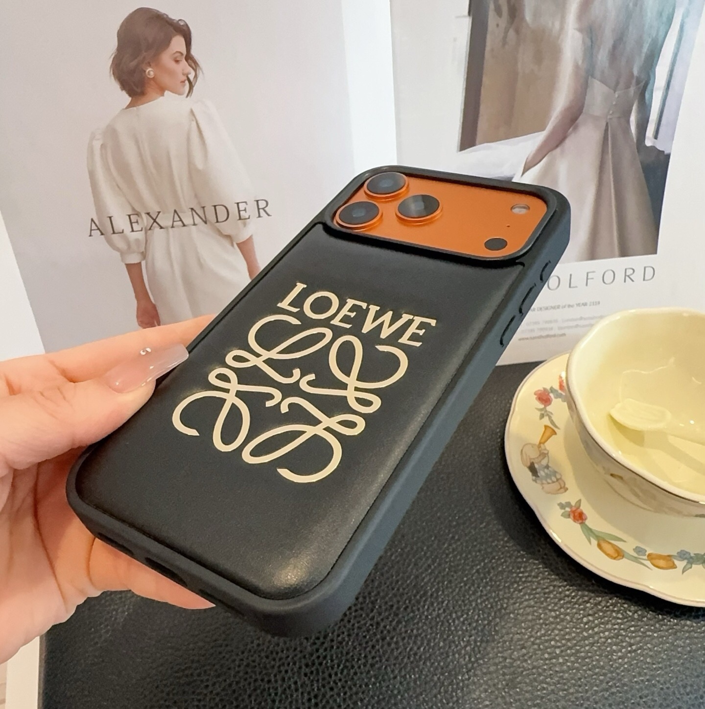 Loewe glasses New arrival Loewe. Loewe mobile phone case, gold stamping full cover — photo 5