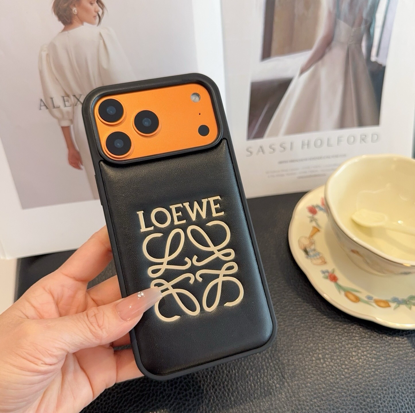 Loewe glasses New arrival Loewe. Loewe mobile phone case, gold stamping full cover — photo 7