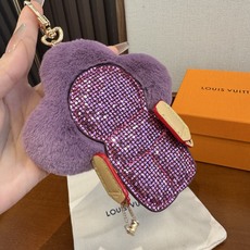 🔥🔥爆款来袭,高版本的 限定款𝐯𝐢𝐯𝐢𝐞𝐧𝐧𝐞毛绒娃娃包包挂饰/钥匙扣挂件 娇媚迷人又不失甜酷的薇薇安太阳花图案 甜酷 🔥🔥爆款来袭,高版本的 限定款𝐯𝐢𝐯𝐢𝐞𝐧𝐧𝐞毛绒娃娃包包挂饰/钥匙扣挂件 娇媚迷人又不失甜酷的薇薇安太阳花图案 甜酷