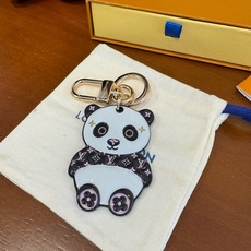 ❗熊猫🐼挂饰 ☀独家原单 LOUIS VUITTON 新款熊猫钥匙扣 包包挂件 顶级进口PU材质 五金为进口钢 原版l ❗熊猫🐼挂饰 ☀独家原单 LOUIS VUITTON 新款熊猫钥匙扣 包包挂件 顶级进口PU材质 五金为进口钢 原版l