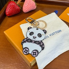 ❗熊猫🐼挂饰 ☀独家原单 LOUIS VUITTON 新款熊猫钥匙扣 包包挂件 顶级进口PU材质 五金为进口钢 原版l ❗熊猫🐼挂饰 ☀独家原单 LOUIS VUITTON 新款熊猫钥匙扣 包包挂件 顶级进口PU材质 五金为进口钢 原版l