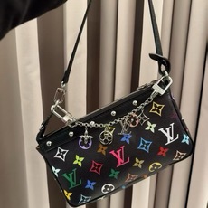 LV钥匙扣 包饰 包包挂件 金色&银色 M01188 SPring Street Chain 包饰将 Monogram LV钥匙扣 包饰 包包挂件 金色&银色 M01188 SPring Street Chain 包饰将 Monogram