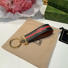 🔥爆款推荐 古驰Gucci钥匙扣 车钥匙挂件包包挂饰 DauPhine Dragonne 钥匙扣彰显金属匠艺与品牌经典 🔥爆款推荐 古驰Gucci钥匙扣 车钥匙挂件包包挂饰 DauPhine Dragonne 钥匙扣彰显金属匠艺与品牌经典