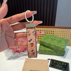 🔥爆款推荐 古驰Gucci钥匙扣 车钥匙挂件包包挂饰 DauPhine Dragonne 钥匙扣彰显金属匠艺与品牌经典 🔥爆款推荐 古驰Gucci钥匙扣 车钥匙挂件包包挂饰 DauPhine Dragonne 钥匙扣彰显金属匠艺与品牌经典