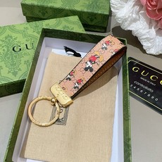 🔥爆款推荐 古驰Gucci钥匙扣 车钥匙挂件包包挂饰 DauPhine Dragonne 钥匙扣彰显金属匠艺与品牌经典 🔥爆款推荐 古驰Gucci钥匙扣 车钥匙挂件包包挂饰 DauPhine Dragonne 钥匙扣彰显金属匠艺与品牌经典