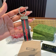 🔥爆款推荐 古驰Gucci钥匙扣 车钥匙挂件包包挂饰 DauPhine Dragonne 钥匙扣彰显金属匠艺与品牌经典 🔥爆款推荐 古驰Gucci钥匙扣 车钥匙挂件包包挂饰 DauPhine Dragonne 钥匙扣彰显金属匠艺与品牌经典