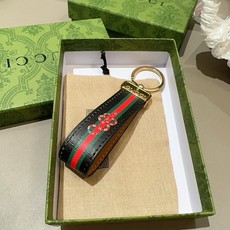 🔥爆款推荐 古驰Gucci钥匙扣 车钥匙挂件包包挂饰 DauPhine Dragonne 钥匙扣彰显金属匠艺与品牌经典 🔥爆款推荐 古驰Gucci钥匙扣 车钥匙挂件包包挂饰 DauPhine Dragonne 钥匙扣彰显金属匠艺与品牌经典