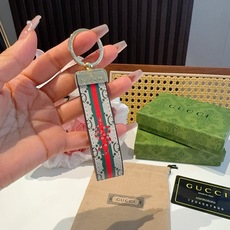 🔥爆款推荐 古驰Gucci钥匙扣 车钥匙挂件包包挂饰 DauPhine Dragonne 钥匙扣彰显金属匠艺与品牌经典 🔥爆款推荐 古驰Gucci钥匙扣 车钥匙挂件包包挂饰 DauPhine Dragonne 钥匙扣彰显金属匠艺与品牌经典