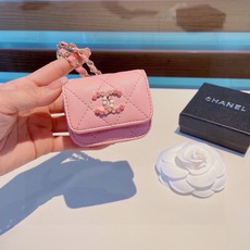 ❤️香奈儿CHANEL💥官网1:1耳机包 采用原版鱼子酱荔枝纹皮料 珐琅Logo 时尚迷你包包,挂绳可当包饰,蓝牙耳 ❤️香奈儿CHANEL💥官网1:1耳机包 采用原版鱼子酱荔枝纹皮料 珐琅Logo 时尚迷你包包,挂绳可当包饰,蓝牙耳