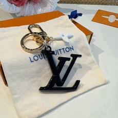 🔥LV村上隆钥匙扣包包挂饰 LV X TM LV ICONIC SUPERFLAT 钥匙扣 路易威登再度携手日本艺术家村 🔥LV村上隆钥匙扣包包挂饰 LV X TM LV ICONIC SUPERFLAT 钥匙扣 路易威登再度携手日本艺术家村