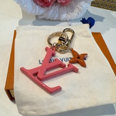 🔥LV村上隆钥匙扣包包挂饰 LV X TM LV ICONIC SUPERFLAT 钥匙扣 路易威登再度携手日本艺术家村 🔥LV村上隆钥匙扣包包挂饰 LV X TM LV ICONIC SUPERFLAT 钥匙扣 路易威登再度携手日本艺术家村