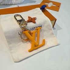 🔥LV村上隆钥匙扣包包挂饰 LV X TM LV ICONIC SUPERFLAT 钥匙扣 路易威登再度携手日本艺术家村 🔥LV村上隆钥匙扣包包挂饰 LV X TM LV ICONIC SUPERFLAT 钥匙扣 路易威登再度携手日本艺术家村