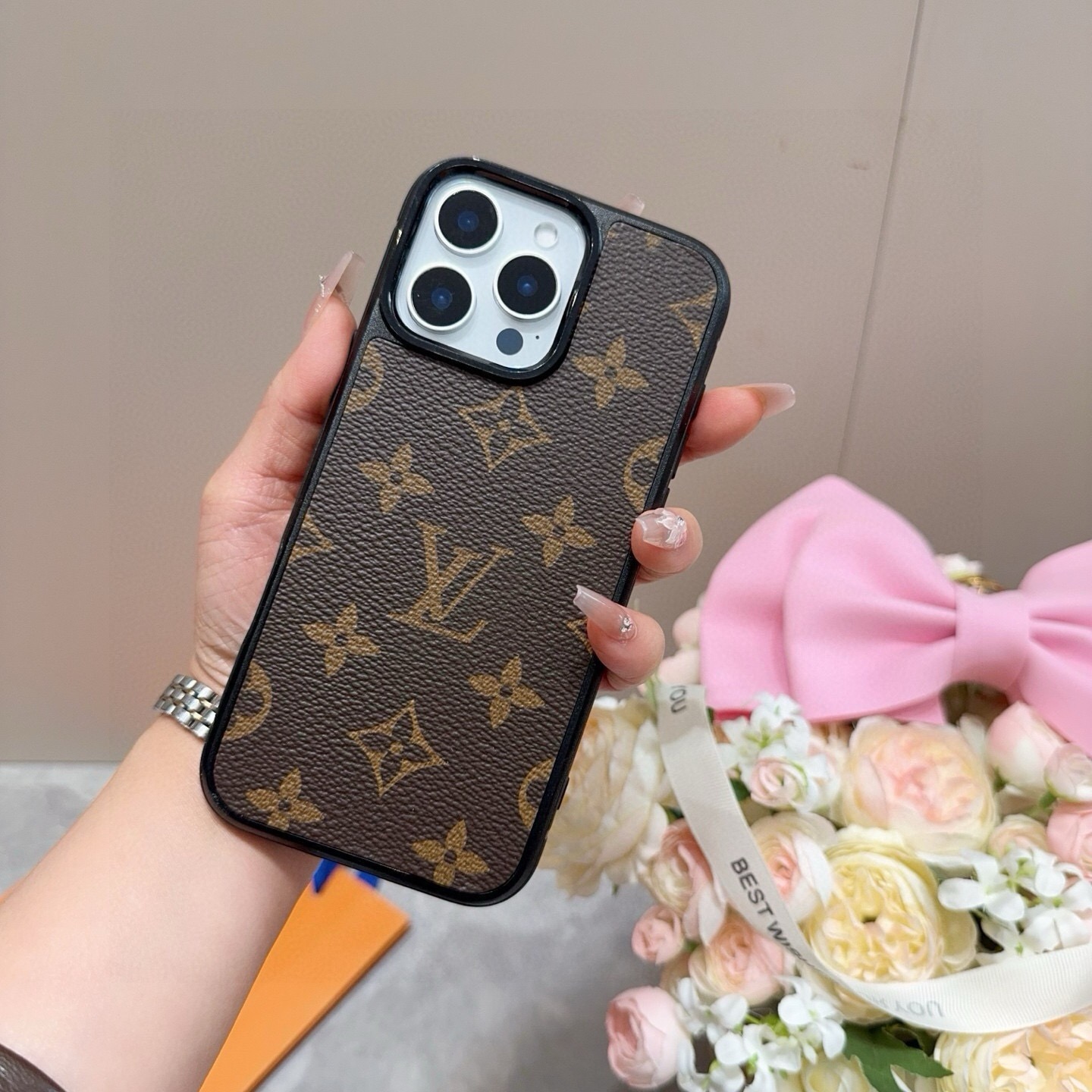 🔥🔥🔥iPhone17型号已到 ，Lv经典老花iPhone手机壳  官网原版皮➕原版素材，经典高端[强] 型号：为了不出