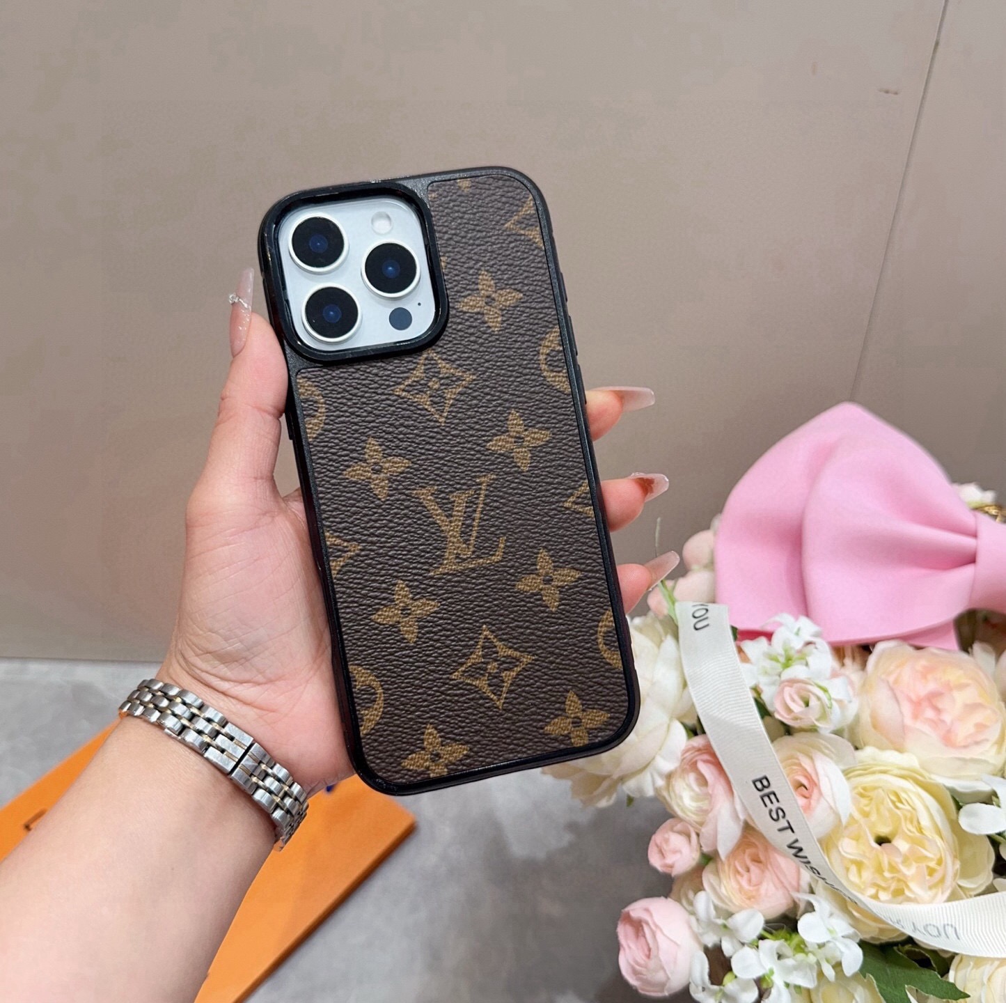 🔥🔥🔥iPhone17型号已到 ，Lv经典老花iPhone手机壳  官网原版皮➕原版素材，经典高端[强] 型号：为了不出