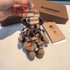 Burberry代工厂小熊🐻挂件,巴宝莉披丝巾泰迪熊钥匙扣挂件 温柔到心里🥰 准备已久、精致自留 ! 内部填充物与专 Burberry代工厂小熊🐻挂件,巴宝莉披丝巾泰迪熊钥匙扣挂件 温柔到心里🥰 准备已久、精致自留 ! 内部填充物与专