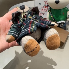 🔥Burberry代工厂小熊🐻挂饰,巴宝莉格子风衣熊 肩膀铆钉 钥匙扣包包挂件 温柔到心里🥰 准备已久、精致自留 ! 🔥Burberry代工厂小熊🐻挂饰,巴宝莉格子风衣熊 肩膀铆钉 钥匙扣包包挂件 温柔到心里🥰 准备已久、精致自留 !