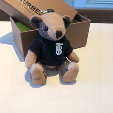 Burberry代工厂小熊🐻挂件,巴宝莉🐻卫衣泰迪熊钥匙扣挂件 温柔到心里🥰 准备已久、精致自留 ! 内部填充物与专 Burberry代工厂小熊🐻挂件,巴宝莉🐻卫衣泰迪熊钥匙扣挂件 温柔到心里🥰 准备已久、精致自留 ! 内部填充物与专
