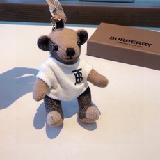 Burberry代工厂小熊🐻挂件,巴宝莉🐻卫衣泰迪熊钥匙扣挂件 温柔到心里🥰 准备已久、精致自留 ! 内部填充物与专 Burberry代工厂小熊🐻挂件,巴宝莉🐻卫衣泰迪熊钥匙扣挂件 温柔到心里🥰 准备已久、精致自留 ! 内部填充物与专