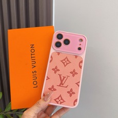 星宇橙秒变摄像头 Lv手机壳 型号:为了不出现报错型号,请打开本机查看手机设置显示的型号⚠️⚠️⚠️ iPhone17 星宇橙秒变摄像头 Lv手机壳 型号:为了不出现报错型号,请打开本机查看手机设置显示的型号⚠️⚠️⚠️ iPhone17