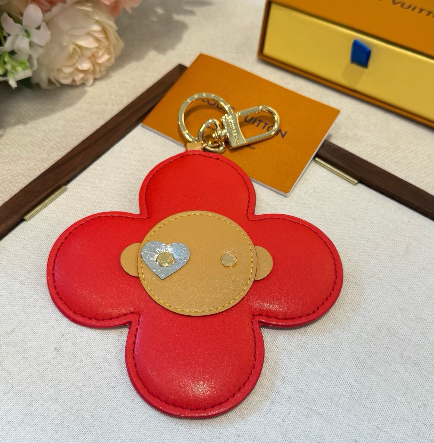 LV钥匙扣Vivienne挂饰 大号 太阳花 包包挂件