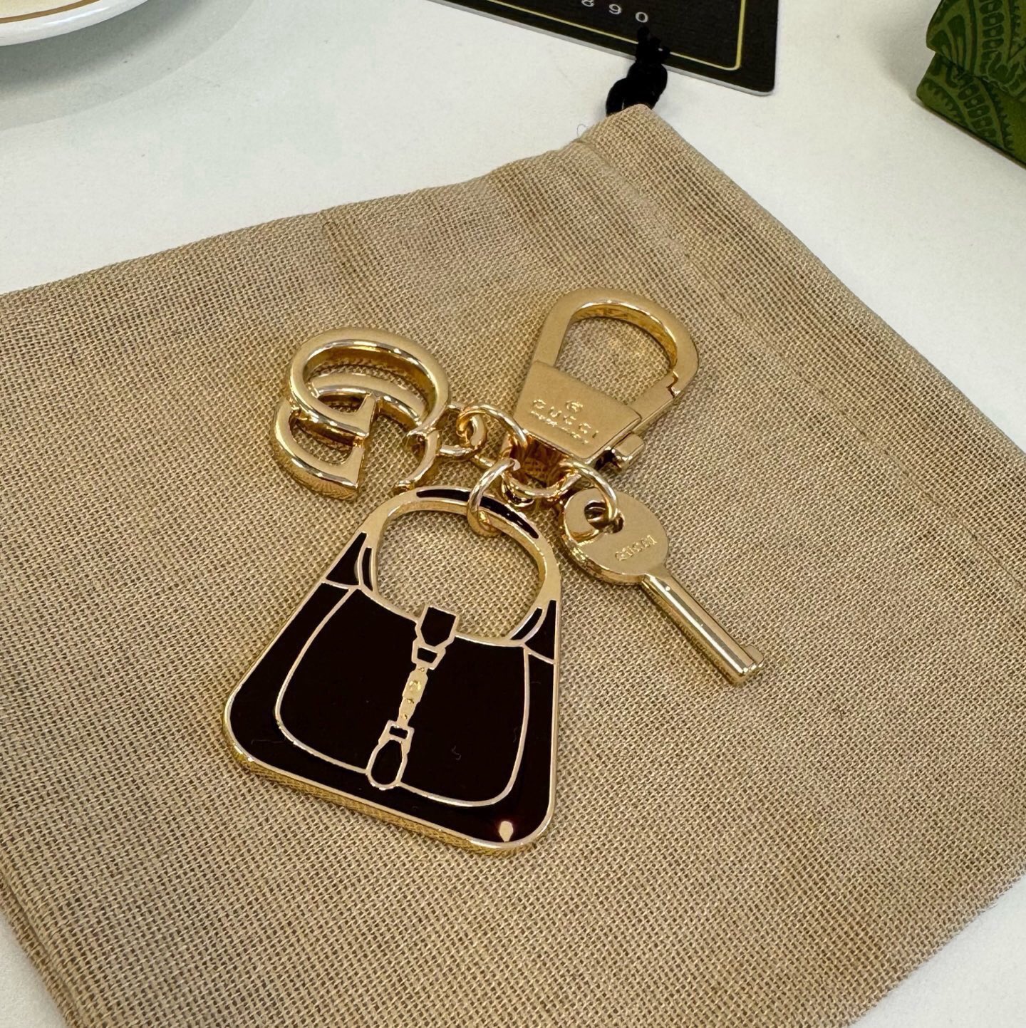 🔥 Gucci 古驰钥匙扣 包包挂件挂饰  ☀️俏皮可爱的手袋挂饰👛造型设计