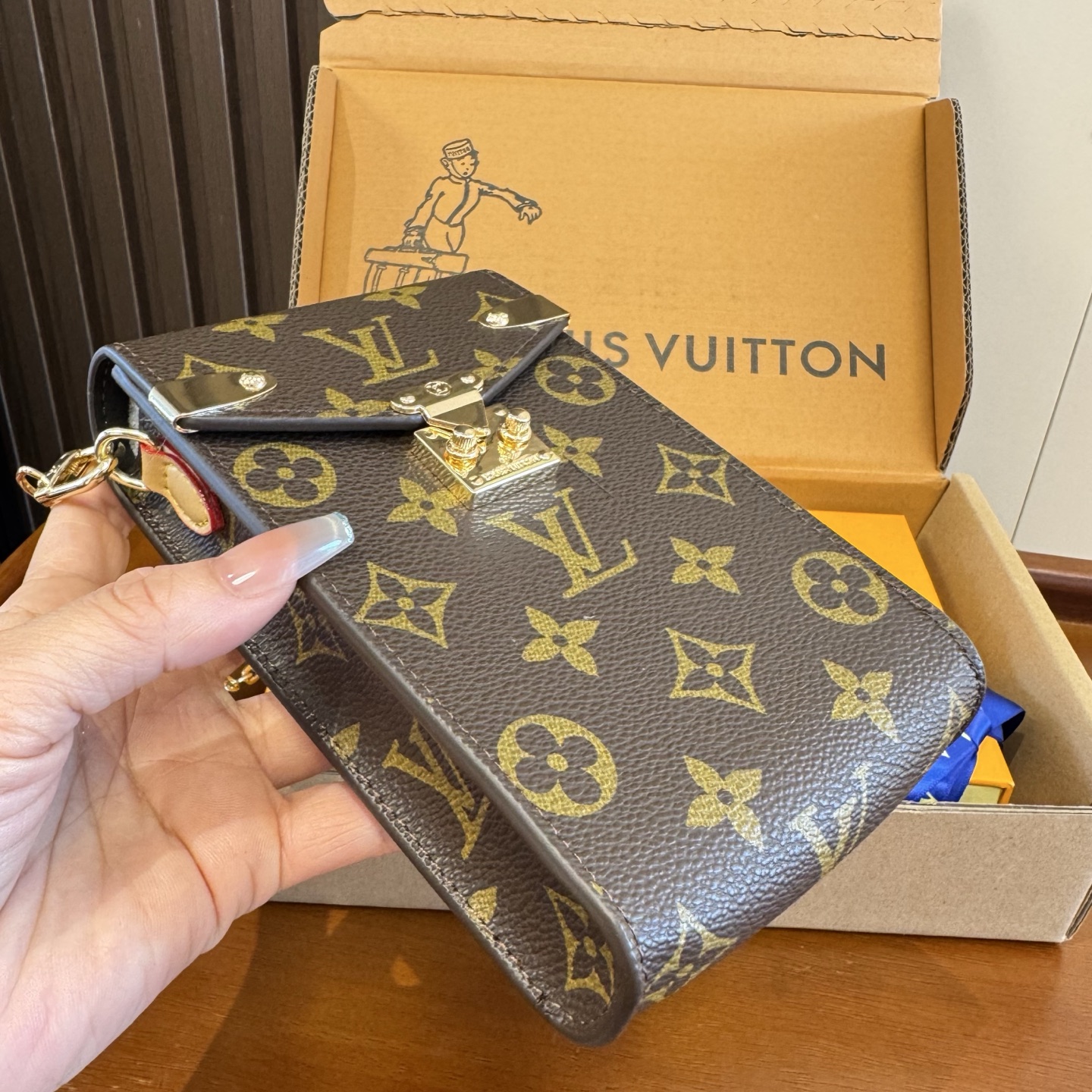🔥LV斜挎手机包链条⛓️mini包包    Louis Vuitton 路易威登FOLD ME 斜挎包☀️此款Fold 